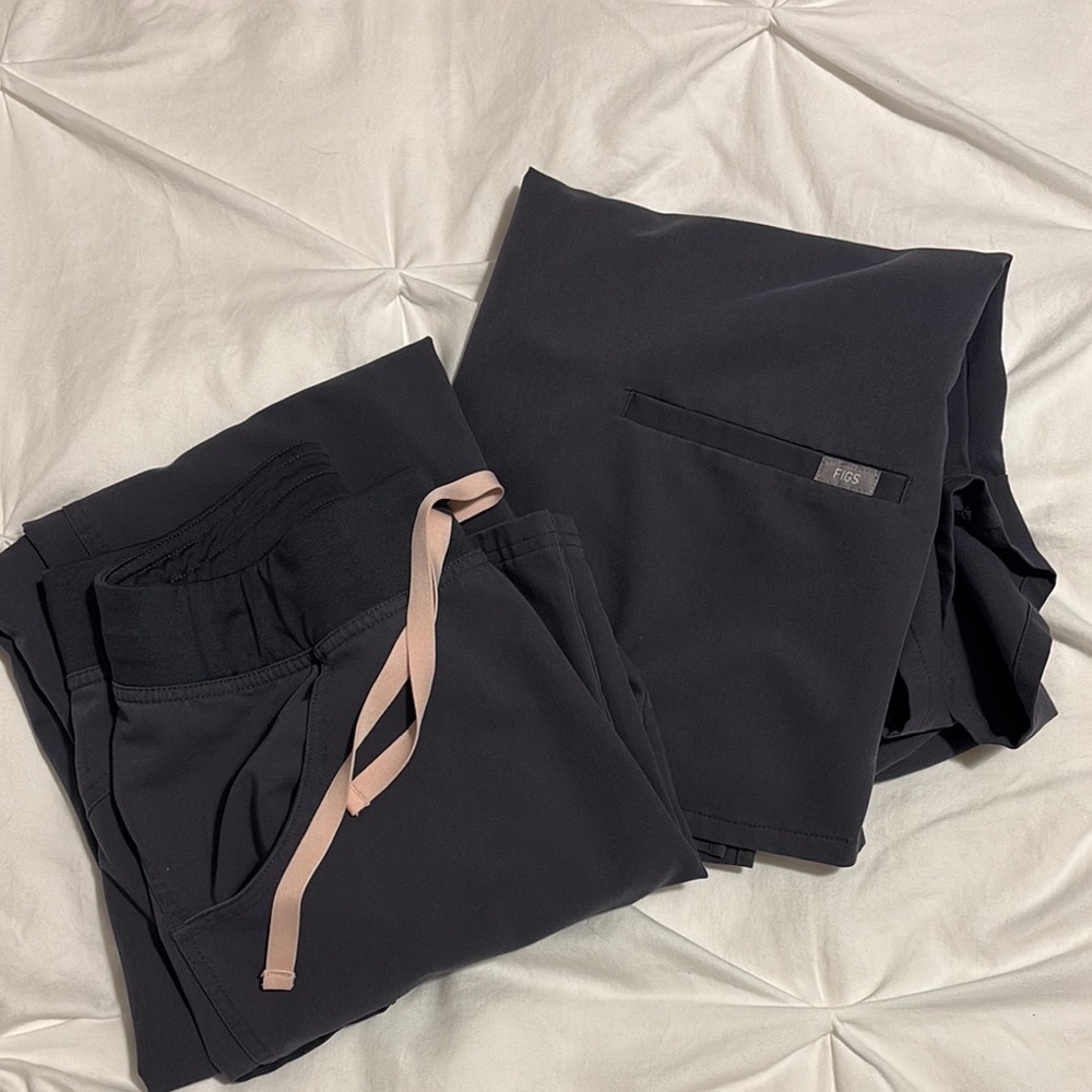 Figs Grey Scrub set